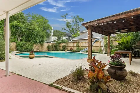 816 Anderson Street Bellaire TX 77401