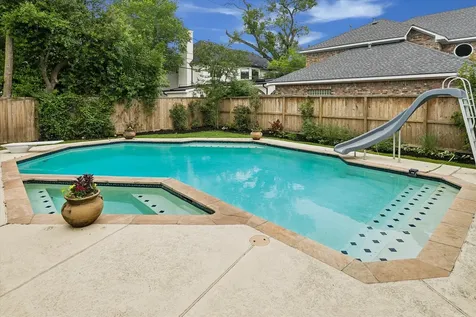 816 Anderson Street Bellaire TX 77401