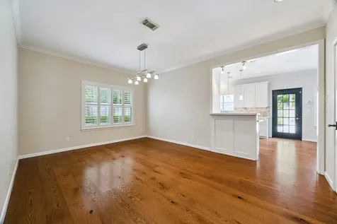 816 Anderson Street Bellaire TX 77401