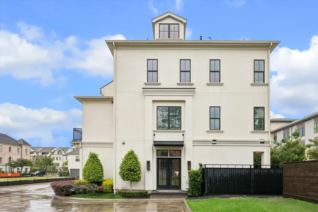 106 Wellington Row Road Houston TX 77024