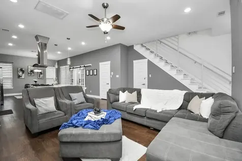 7513 Knox Street Houston TX 77088