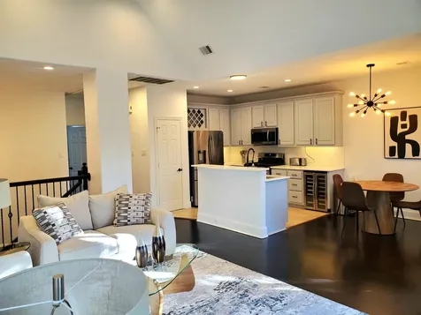 5250 Washington Avenue Houston TX 77007