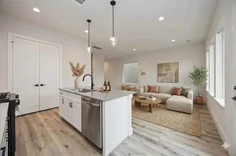 6107 De Campo Street Houston TX 77091