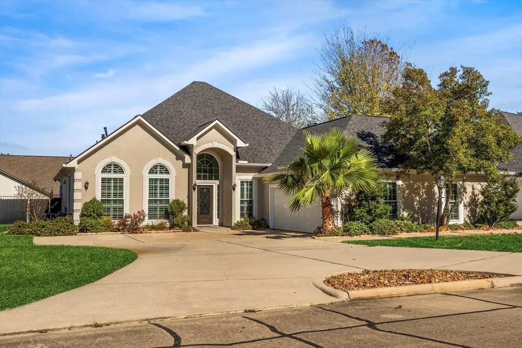 98 Victoria Drive W Montgomery TX 77356