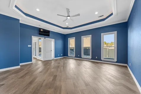 98 Victoria Drive W Montgomery TX 77356