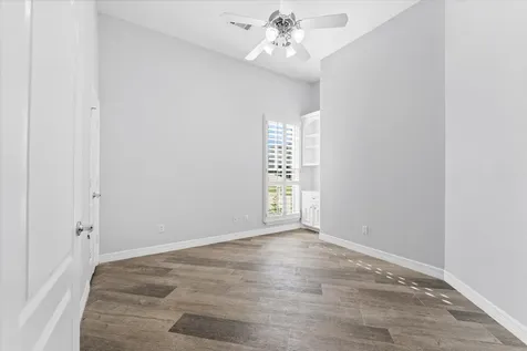 98 Victoria Drive W Montgomery TX 77356