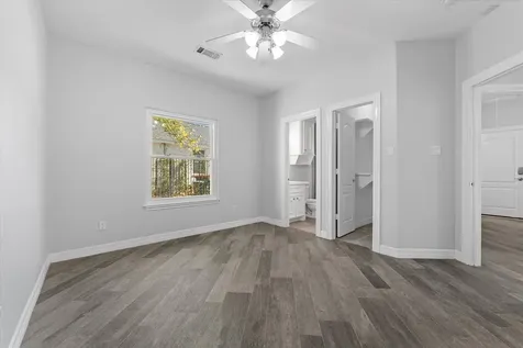 98 Victoria Drive W Montgomery TX 77356