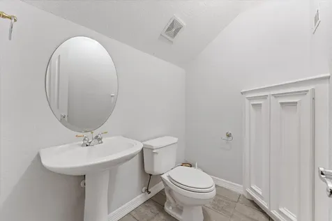 98 Victoria Drive W Montgomery TX 77356