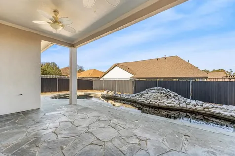 98 Victoria Drive W Montgomery TX 77356