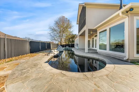 98 Victoria Drive W Montgomery TX 77356