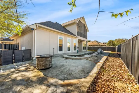 98 Victoria Drive W Montgomery TX 77356