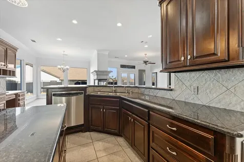 98 Victoria Drive W Montgomery TX 77356