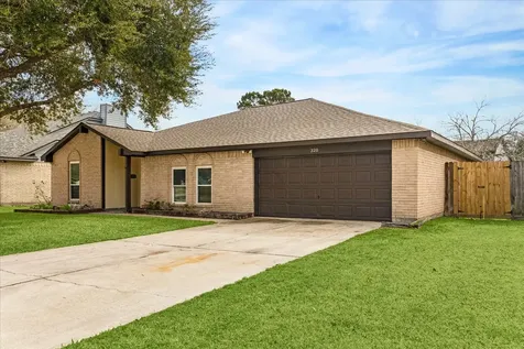 320 Creek Bend Drive League City TX 77573