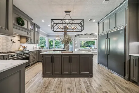 11 Turtle Cove Court Kingwood TX 77346