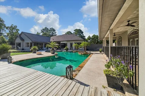 11 Turtle Cove Court Kingwood TX 77346
