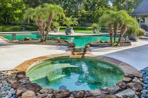11 Turtle Cove Court Kingwood TX 77346