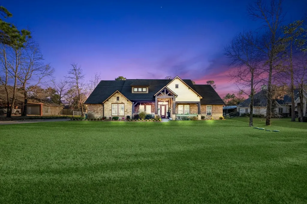 9048 Grand Lake Estates Drive Montgomery TX 77316