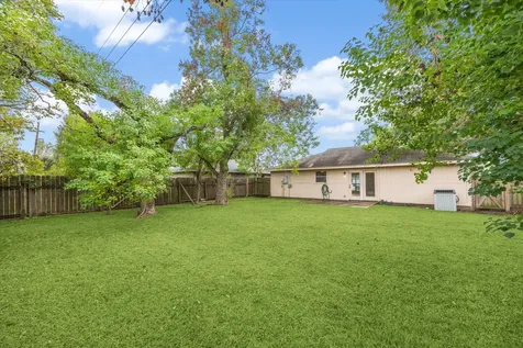 2723 N Brompton Drive Pearland TX 77584