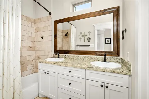 412 W 25th Street Houston TX 77008