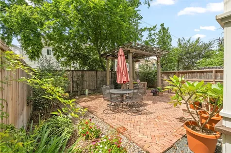 412 W 25th Street Houston TX 77008