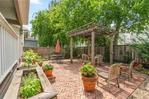412 W 25th Street Houston TX 77008