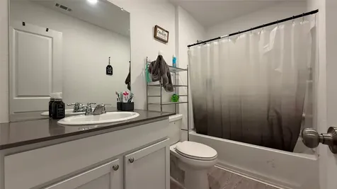 6735 Carlton Crest San Antonio TX 78253