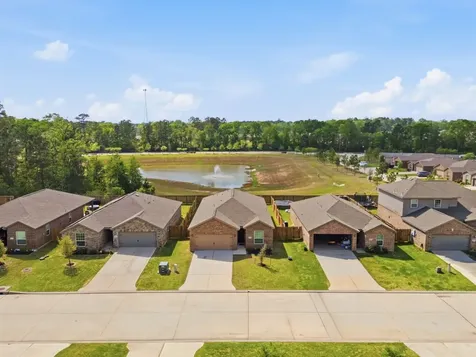 10642 Lost Maples Drive Cleveland TX 77328