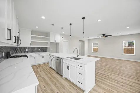 8203 Gladstone Street Houston TX 77051