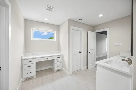 8203 Gladstone Street Houston TX 77051