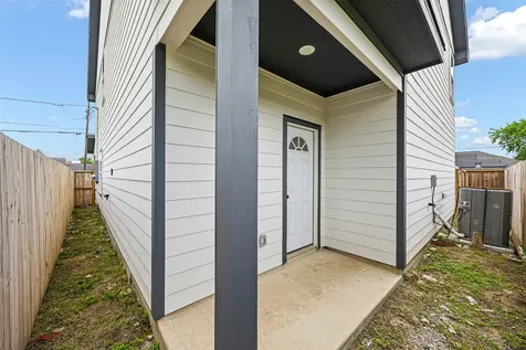 8203 Gladstone Street Houston TX 77051
