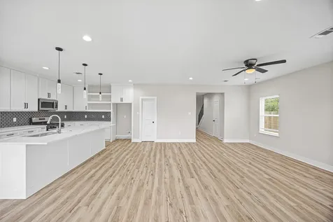 8203 Gladstone Street Houston TX 77051