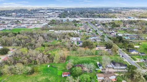 5227 Pine Avenue Pasadena TX 77503