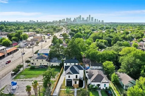 310 Delmar Street D Houston TX 77011