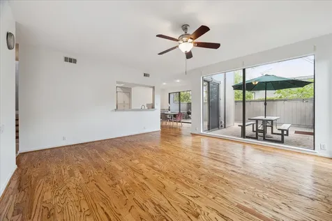 318 Litchfield Lane Houston TX 77024