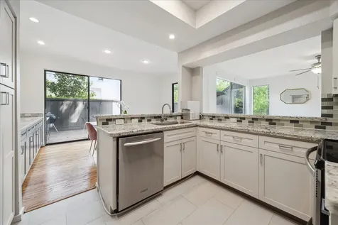 318 Litchfield Lane Houston TX 77024
