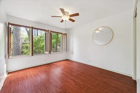 318 Litchfield Lane Houston TX 77024