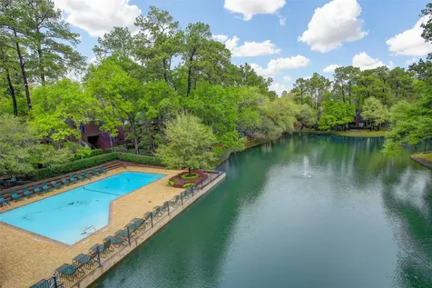 318 Litchfield Lane Houston TX 77024