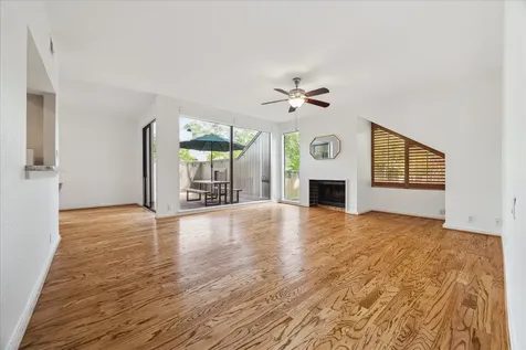 318 Litchfield Lane Houston TX 77024