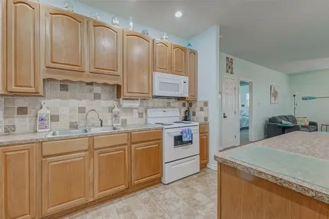 2691 Gillespie Crystal Beach TX 77650