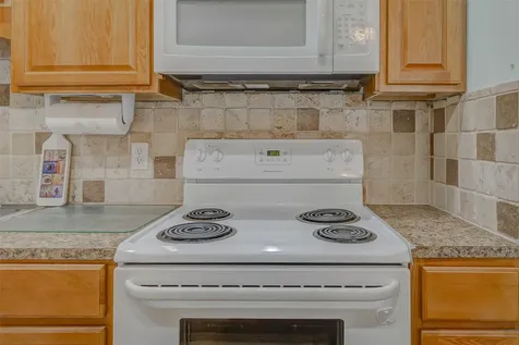 2691 Gillespie Crystal Beach TX 77650