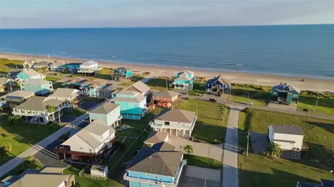 2691 Gillespie Crystal Beach TX 77650