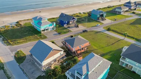 2691 Gillespie Crystal Beach TX 77650
