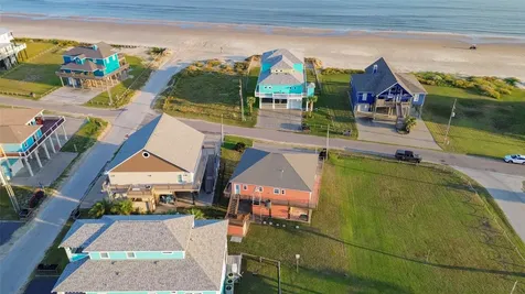 2691 Gillespie Crystal Beach TX 77650