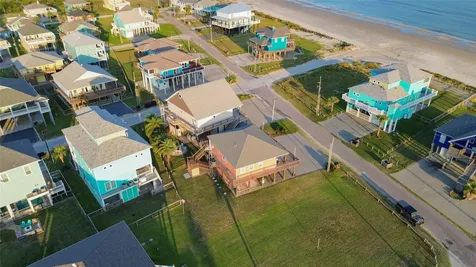 2691 Gillespie Crystal Beach TX 77650