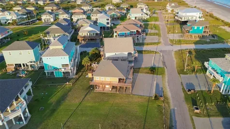 2691 Gillespie Crystal Beach TX 77650