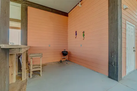 2691 Gillespie Crystal Beach TX 77650
