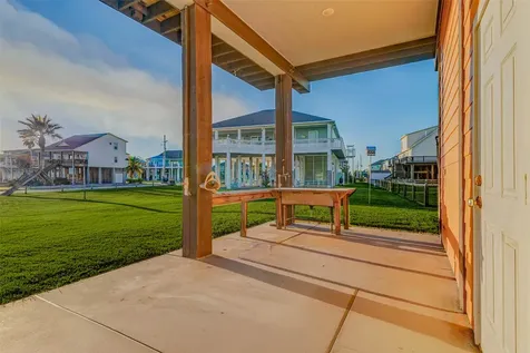2691 Gillespie Crystal Beach TX 77650