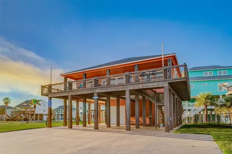 2691 Gillespie Crystal Beach TX 77650