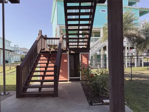2691 Gillespie Crystal Beach TX 77650