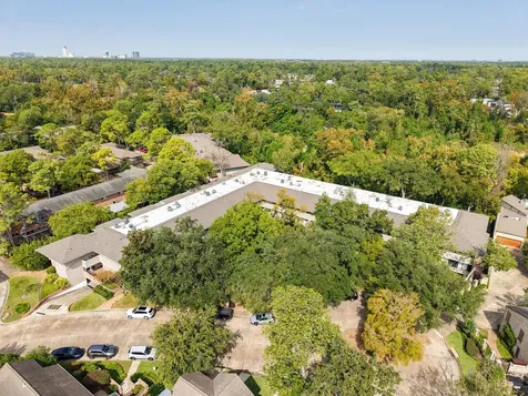 666 S Ripple Creek Drive 666 Houston TX 77057